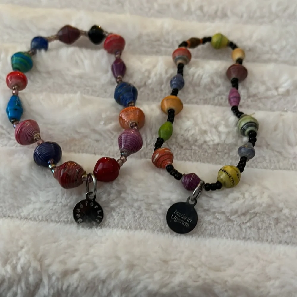 2 bracelets - Picture 4 of 8